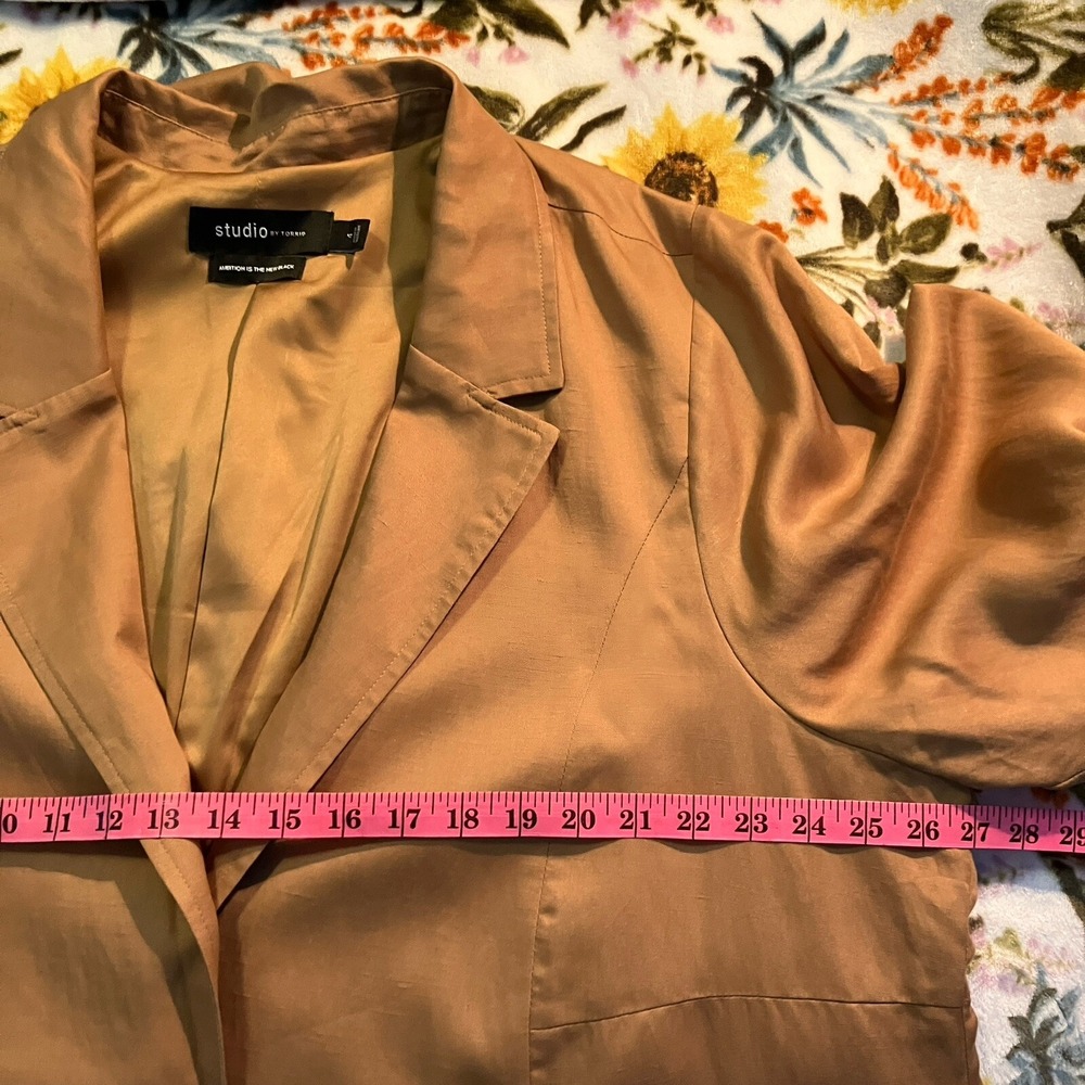Torrid Studio Camel Brown Lyocell Linen Ruched 3/4 Sleeve Blazer Plus Size 4 4X - Picture 8 of 8